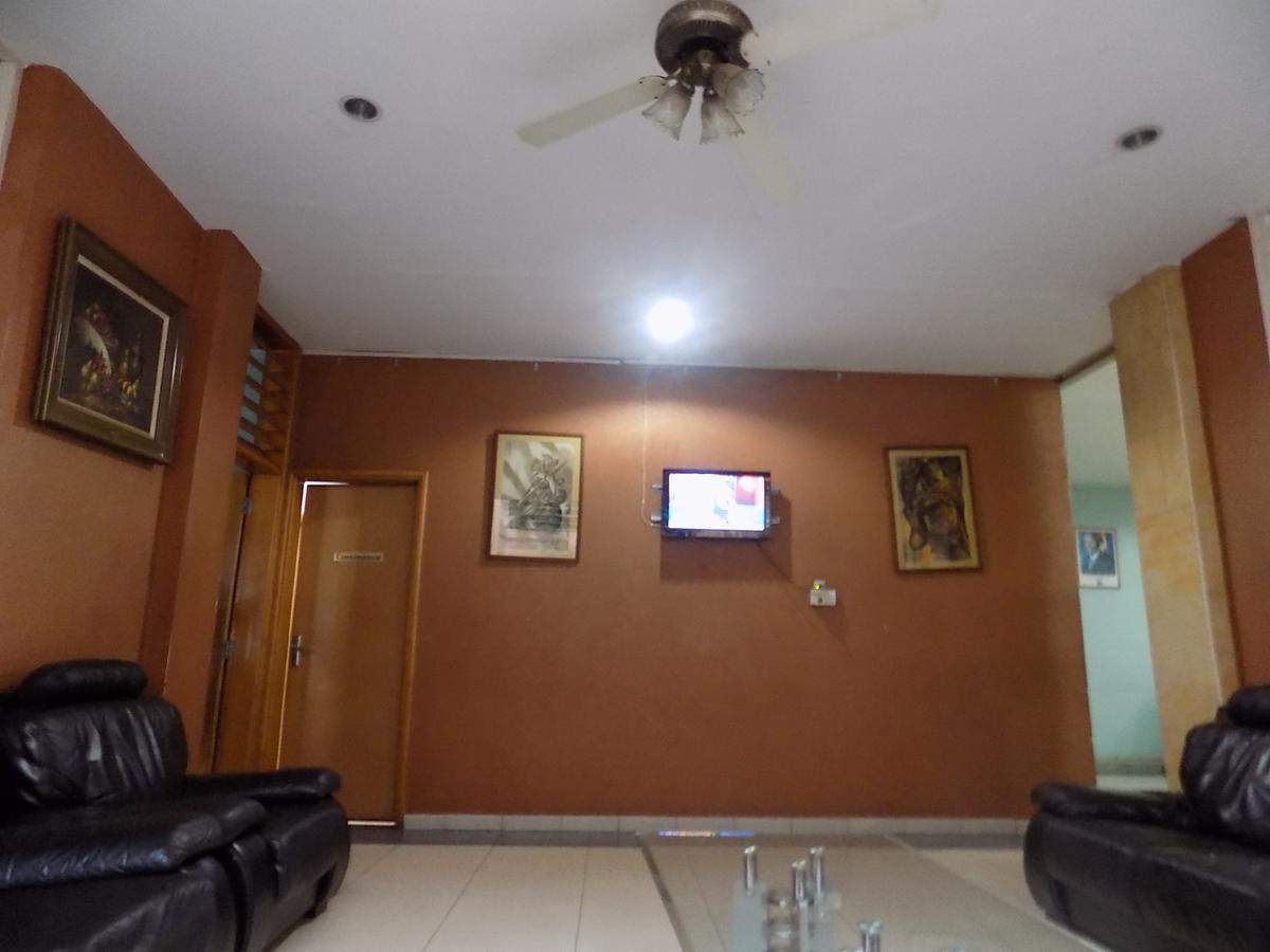 Aponye Hotel Kampala Exterior photo